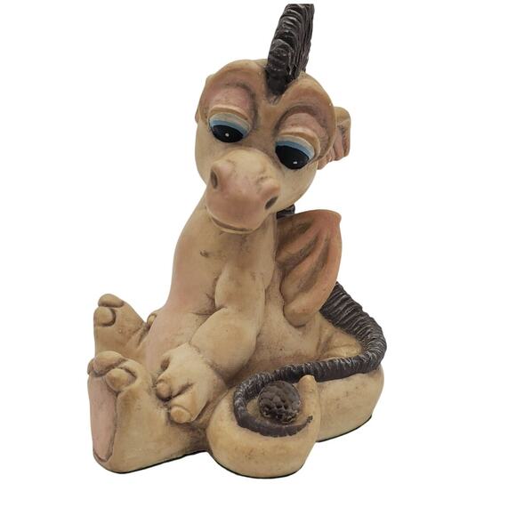Krystonia Owhey figurine 4.5" - Made in England - Picture 1 of 5